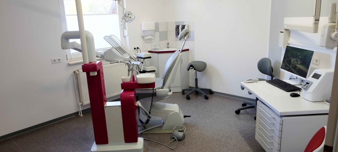 Foto eines Behandlungszimmers der Zahnarztpraxis Lora Germanova in Ketzin/Havelland